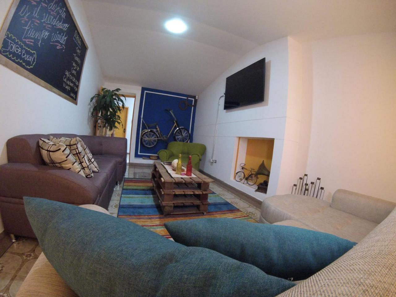 La Otra Mitad Hostel Armenia  Eksteriør bilde